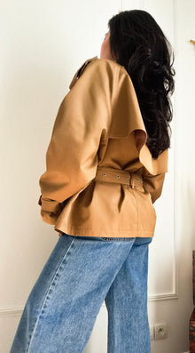 Jasper camel - Trench court